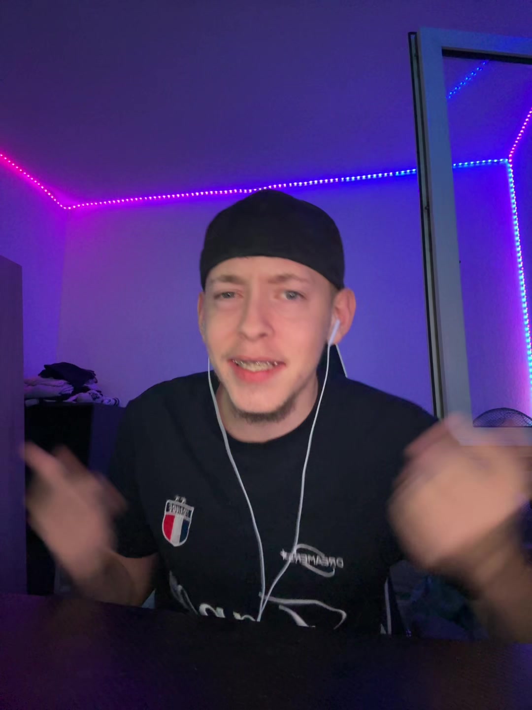 @👺