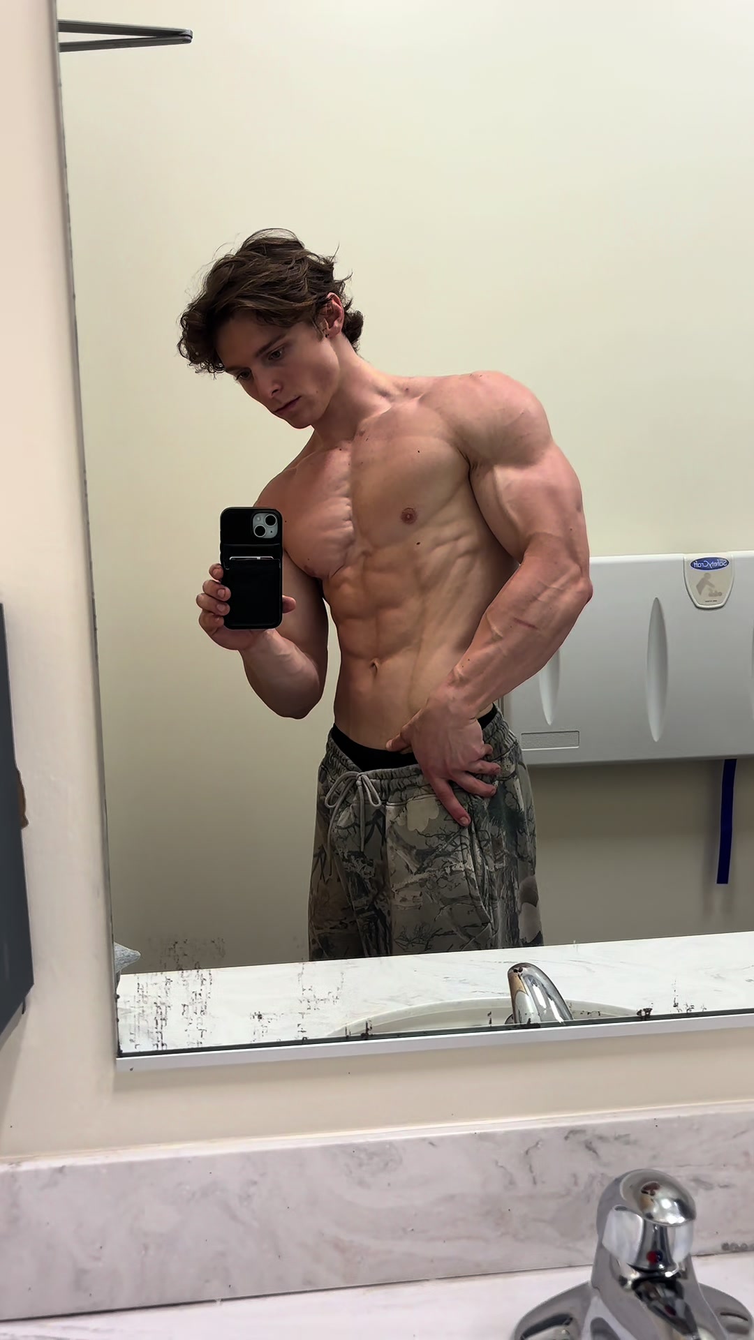@EvanHamiIton