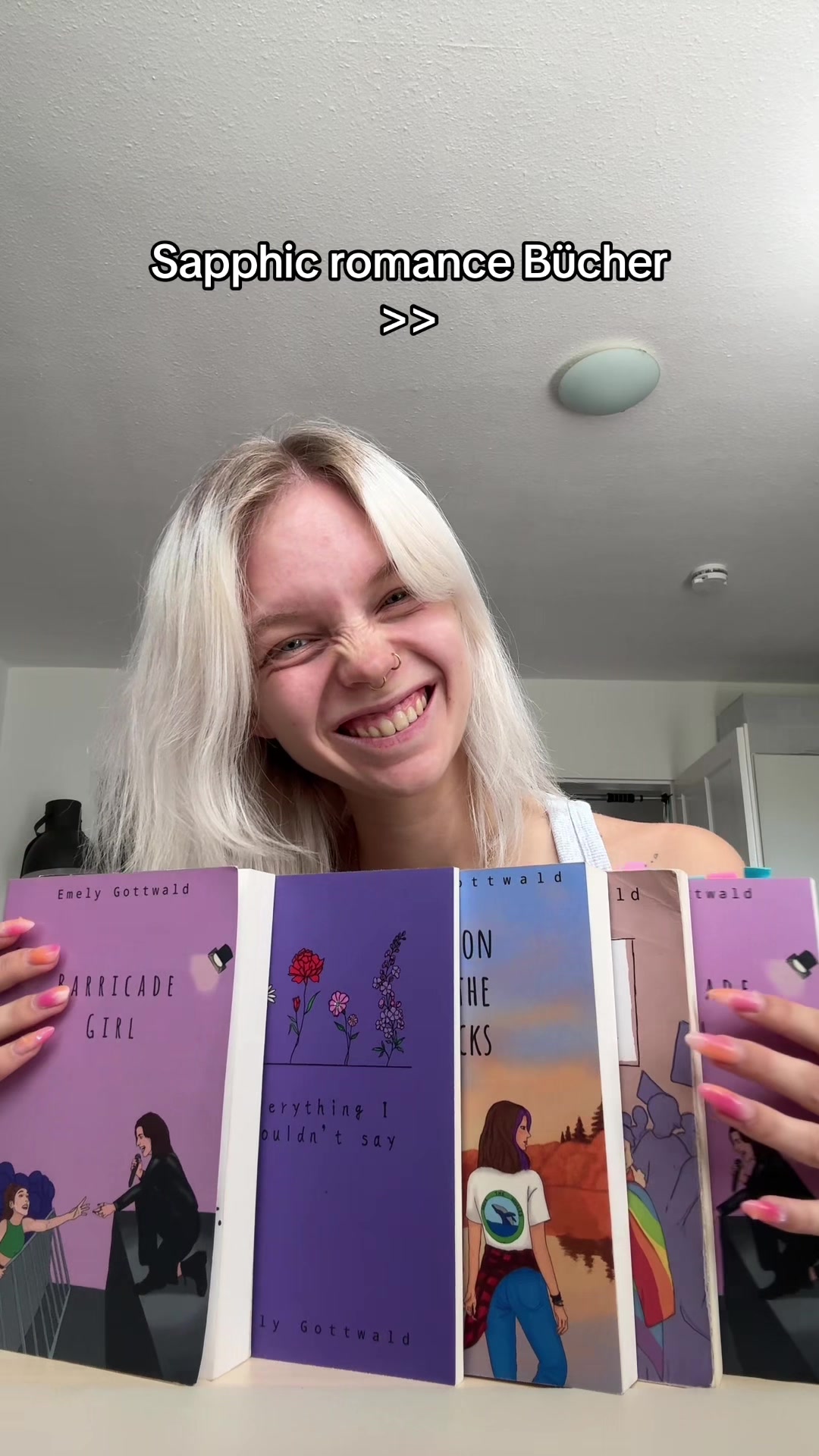 @Barricade Girl🏳️&zwj;🌈📚