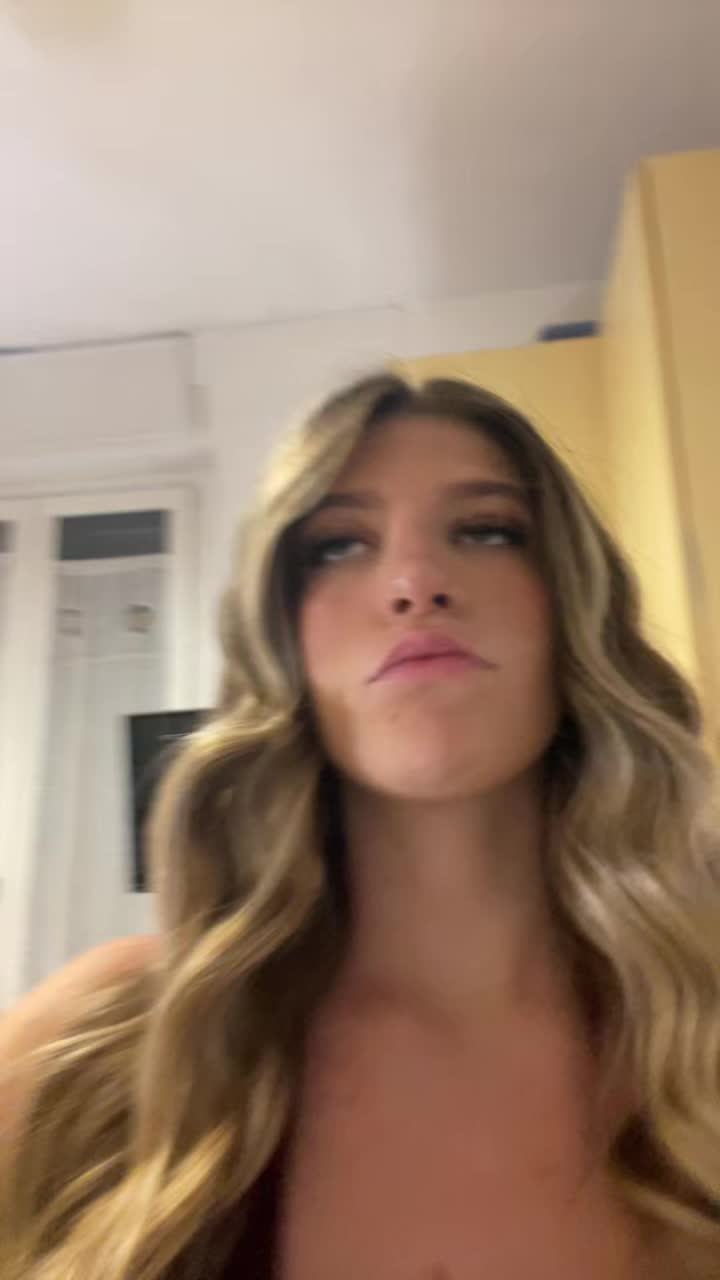@violettaa