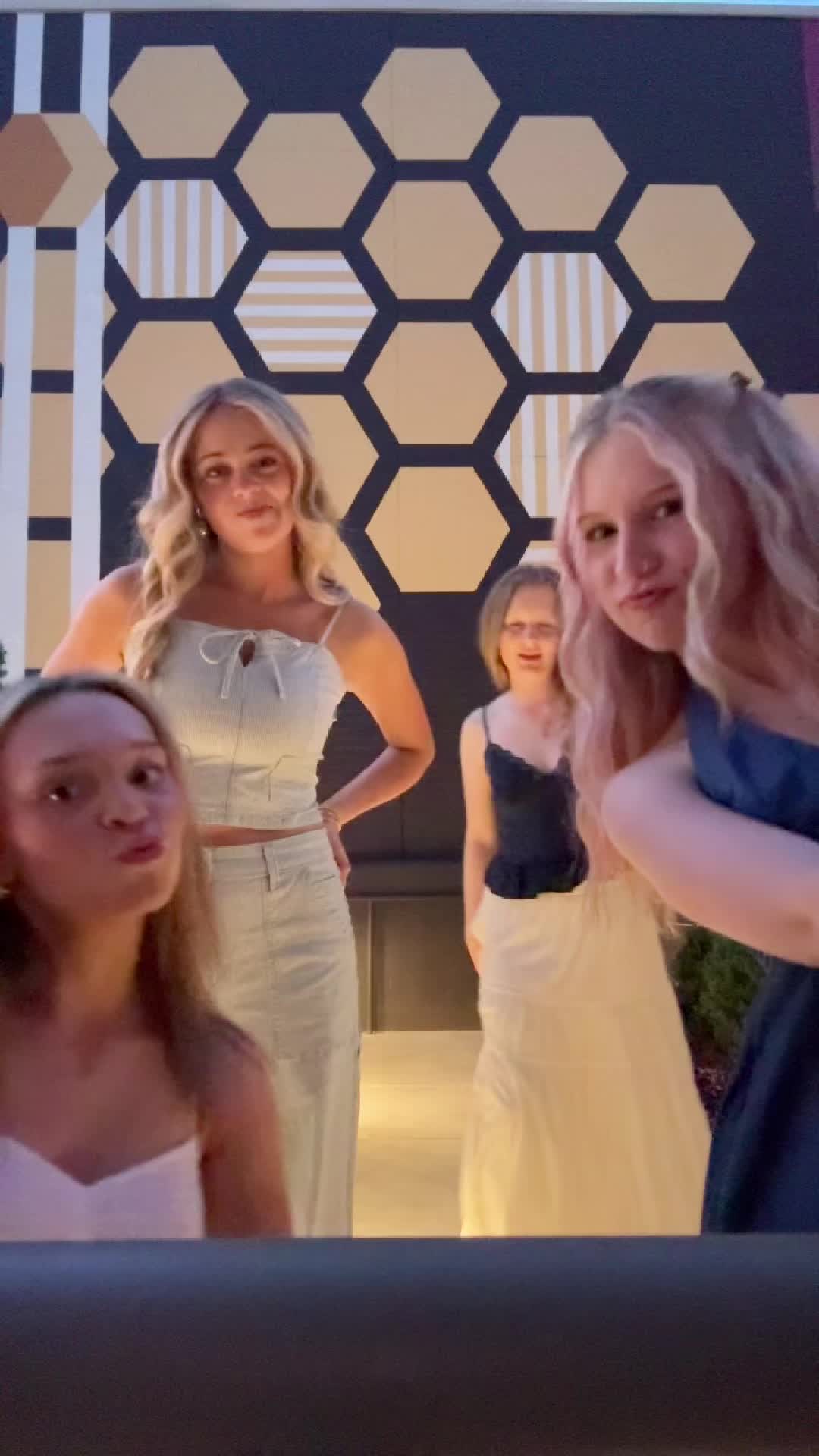 @ella