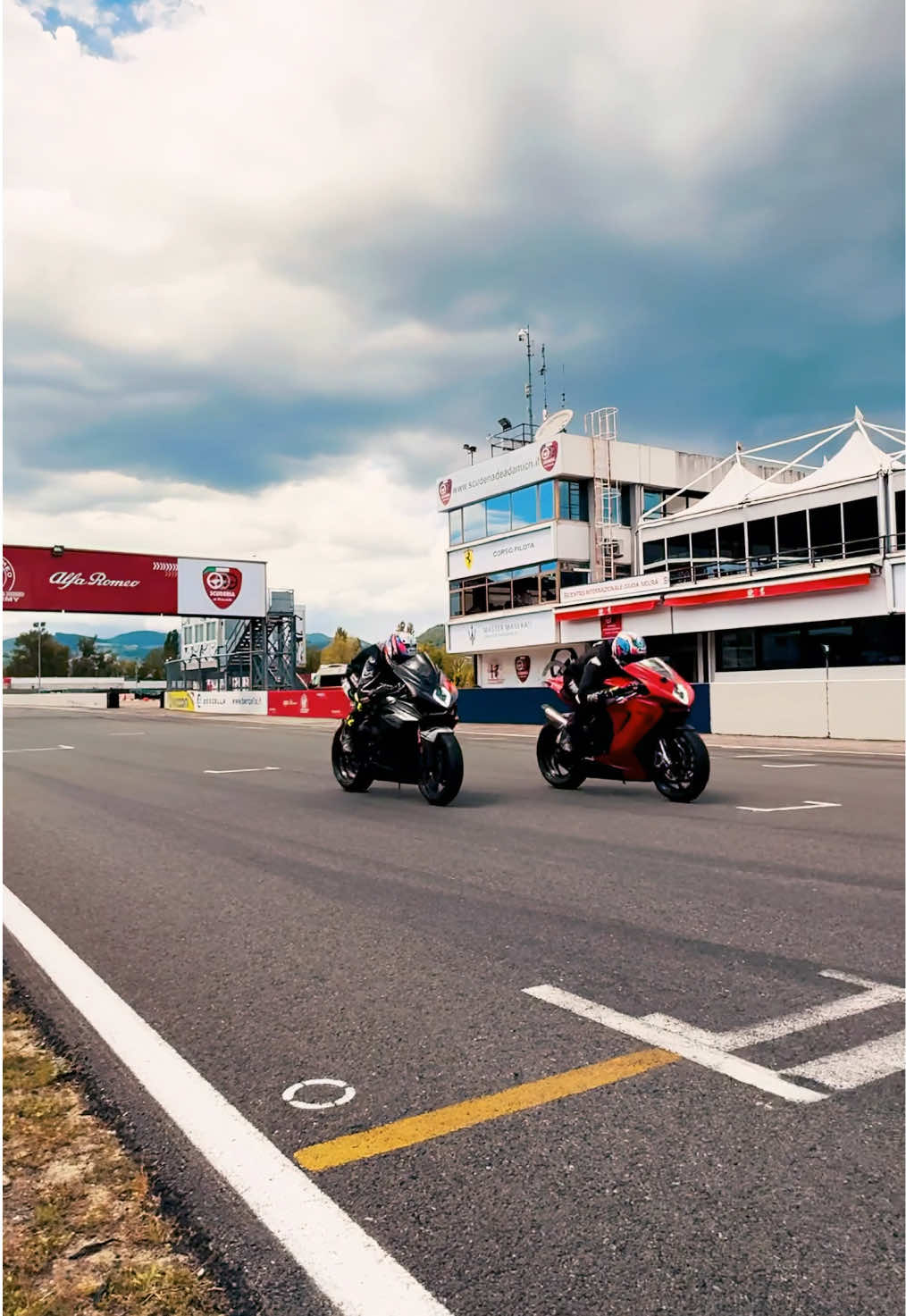 @Tutti Pazzi Per La Pista