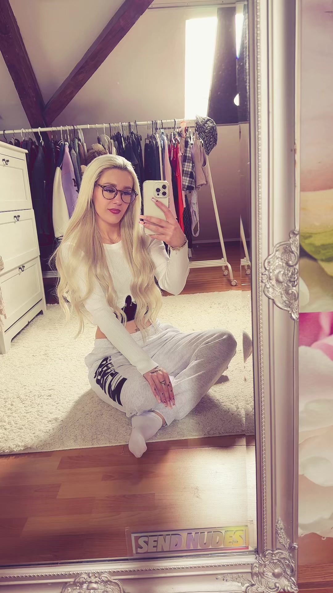 @J1na_J1na_Official_