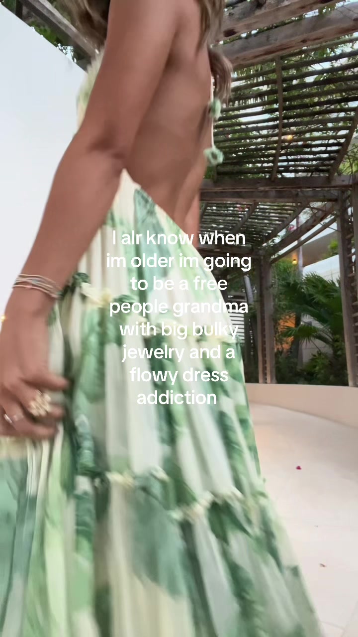 @elliejoymoves