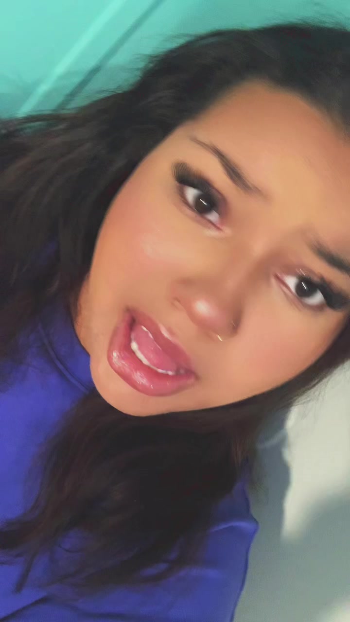 @Layna