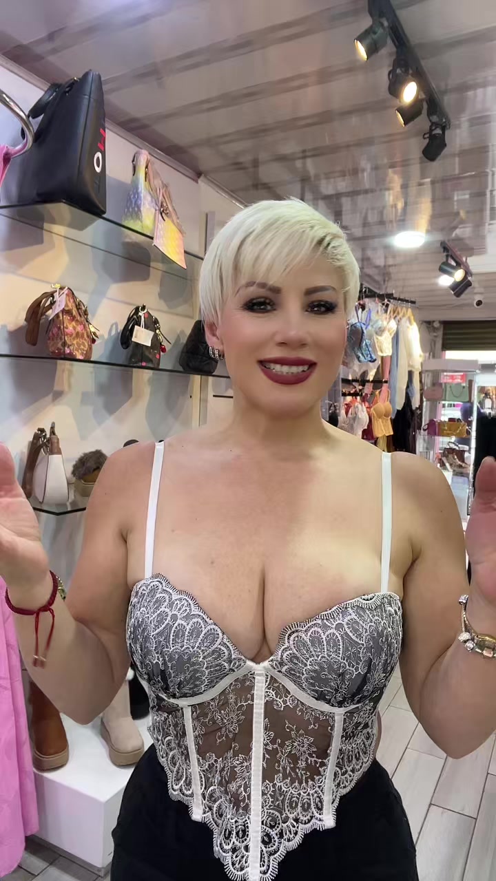 @Mona martinez