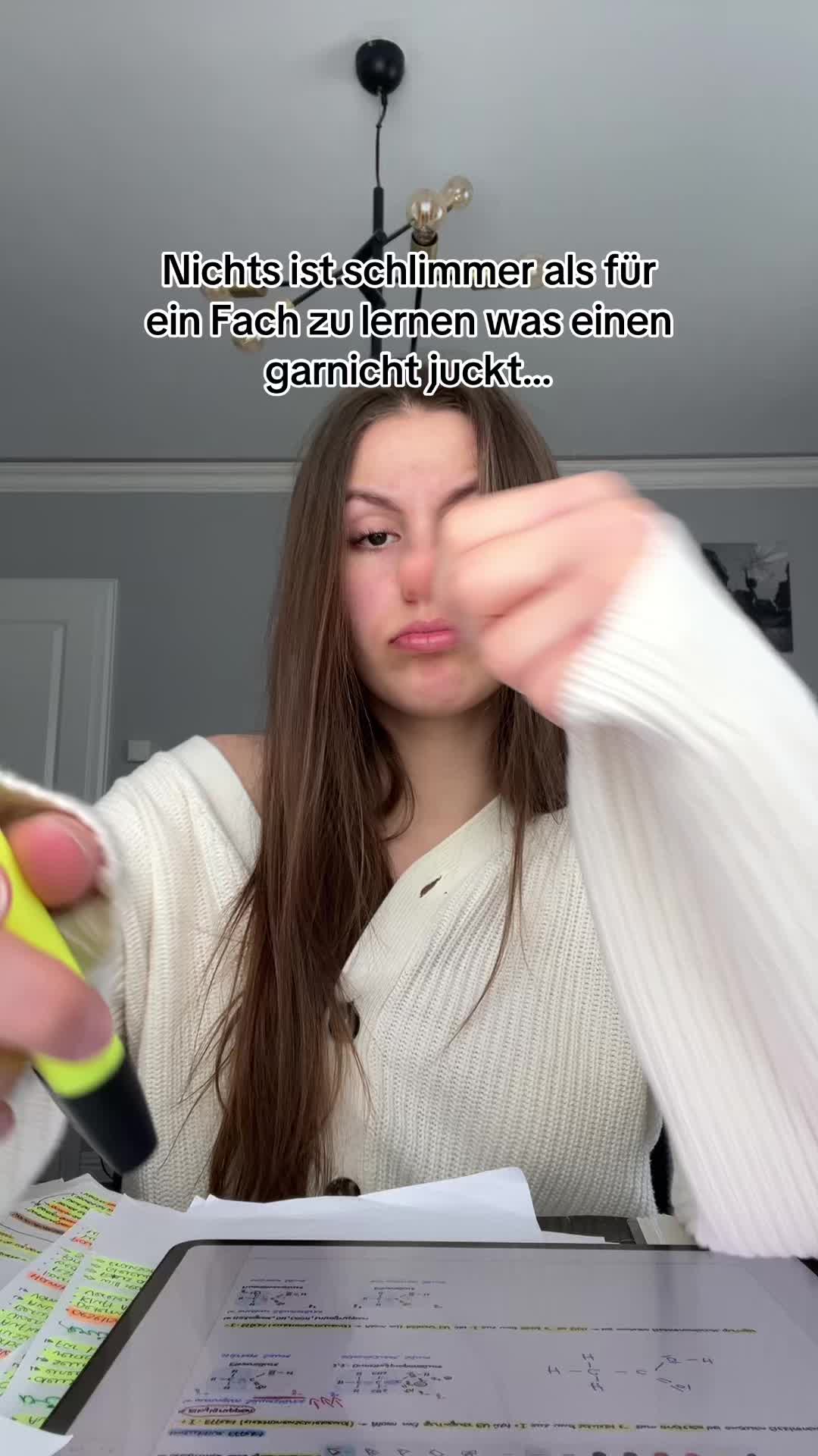 @studywithlauraa