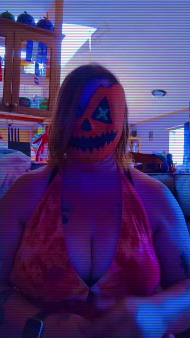 @monst3rmomma