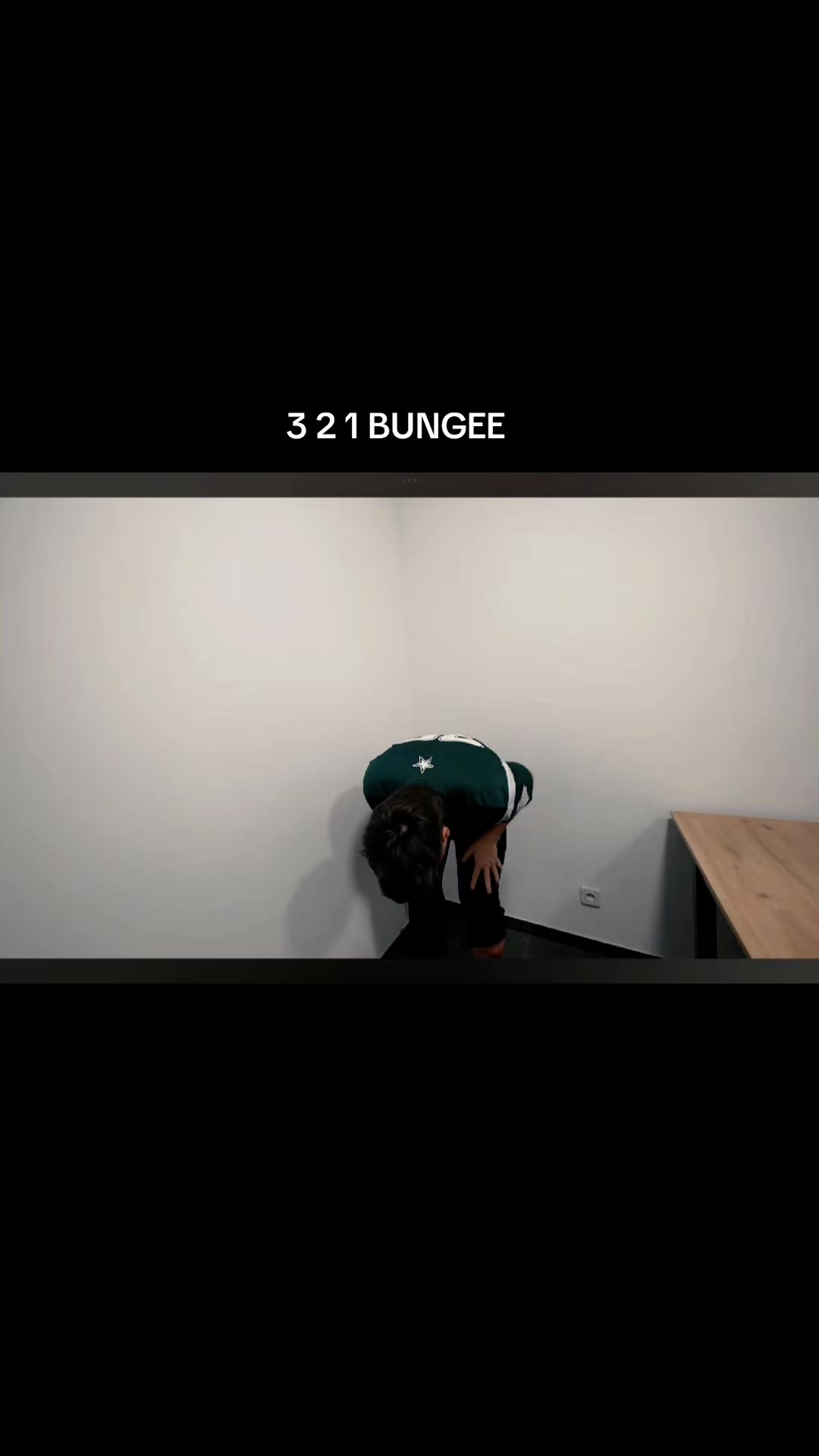 @942x