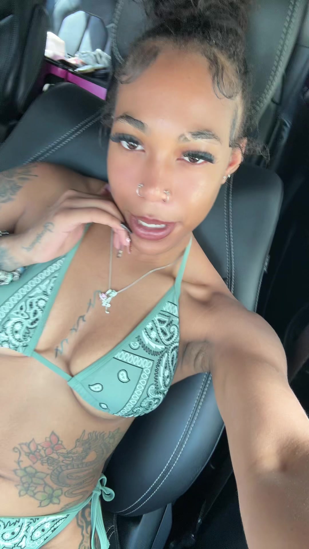 @Ariiii
