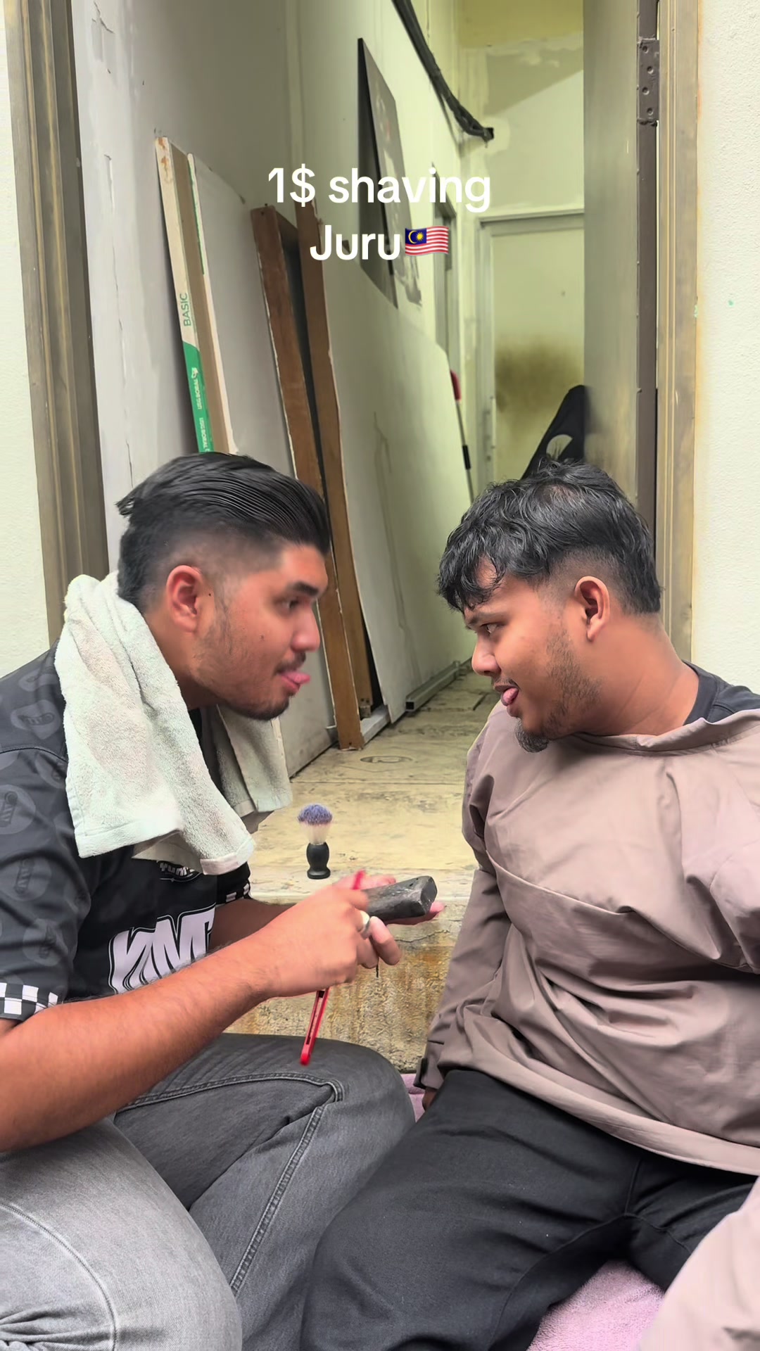 @YUM’S BARBERSHOP