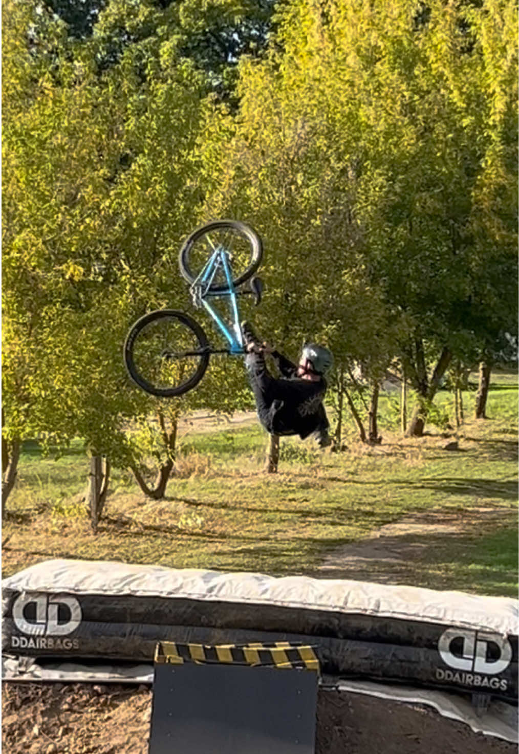 @Johnnyschmidt_mtb