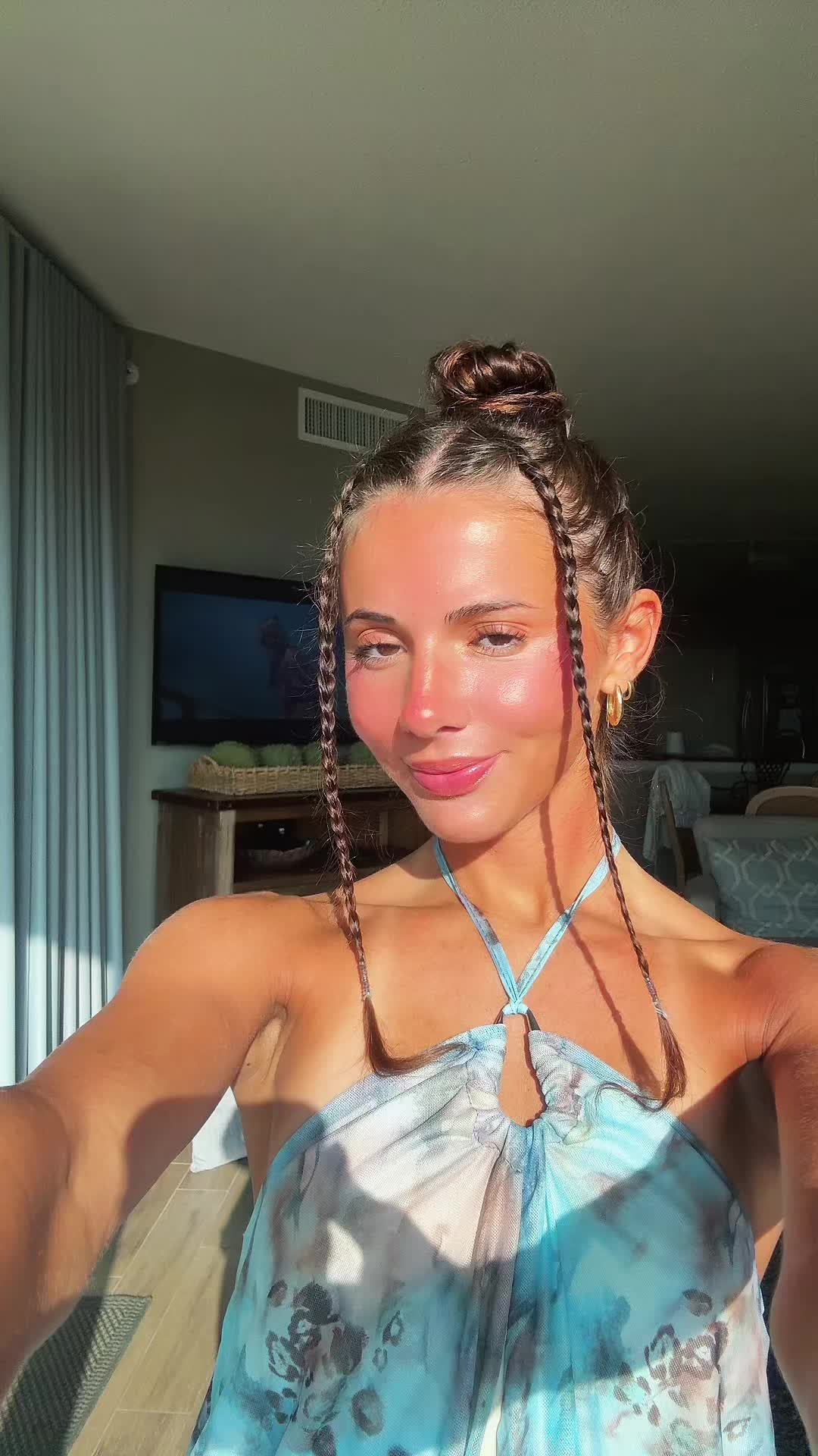 @whoismirasimic
