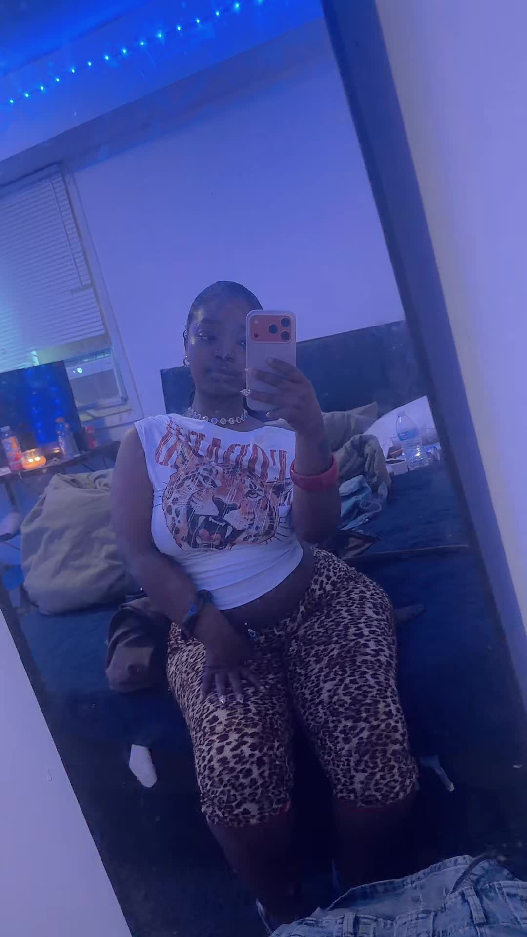 @lovelynii_