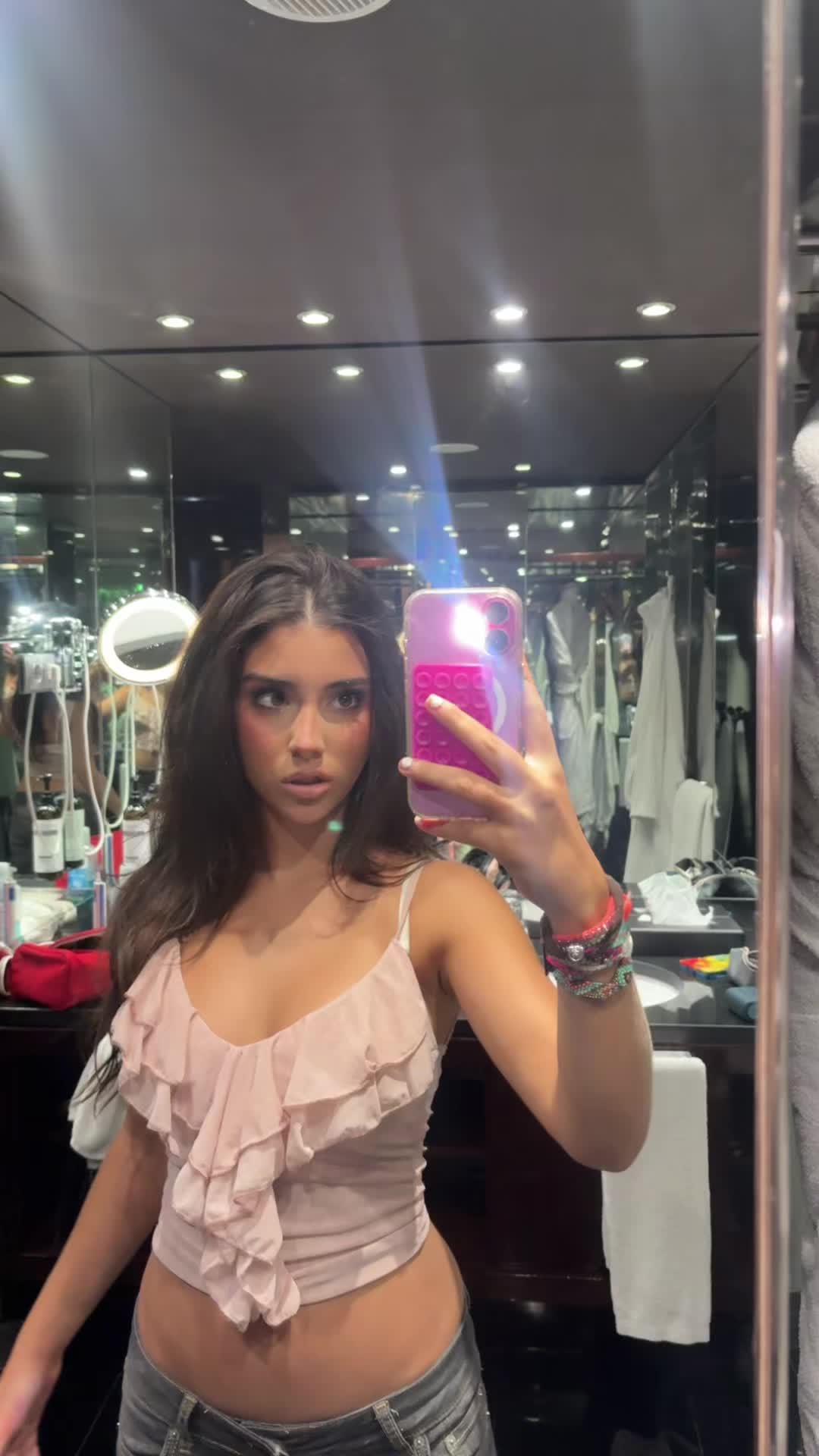 @whooischarlotte