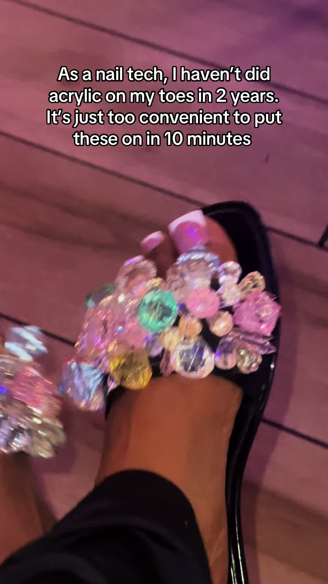 @PrettyFlyNailz