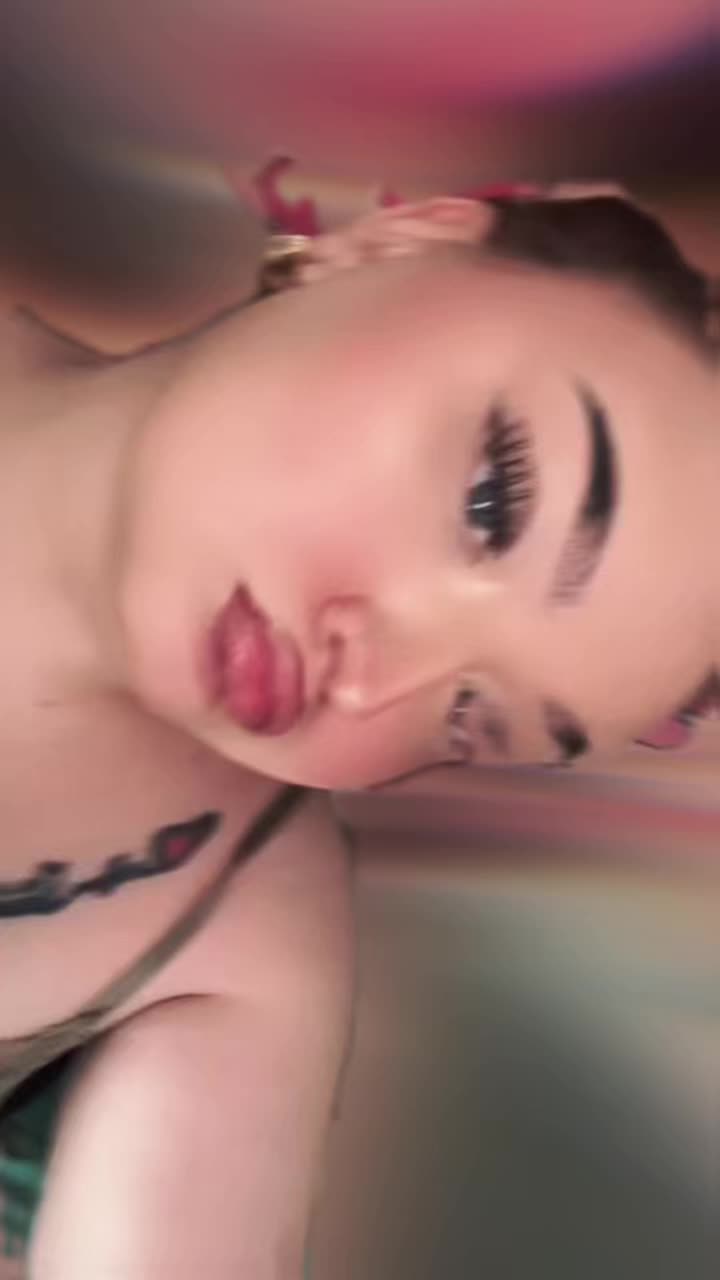 @kayleesalwayswright