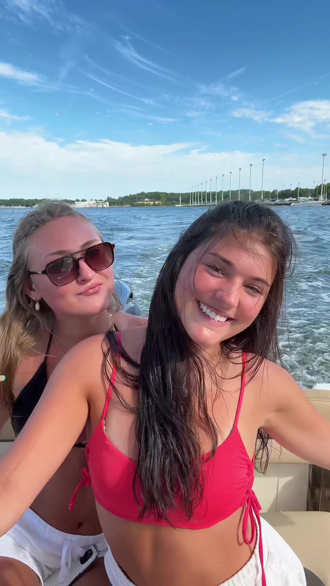 @Bella