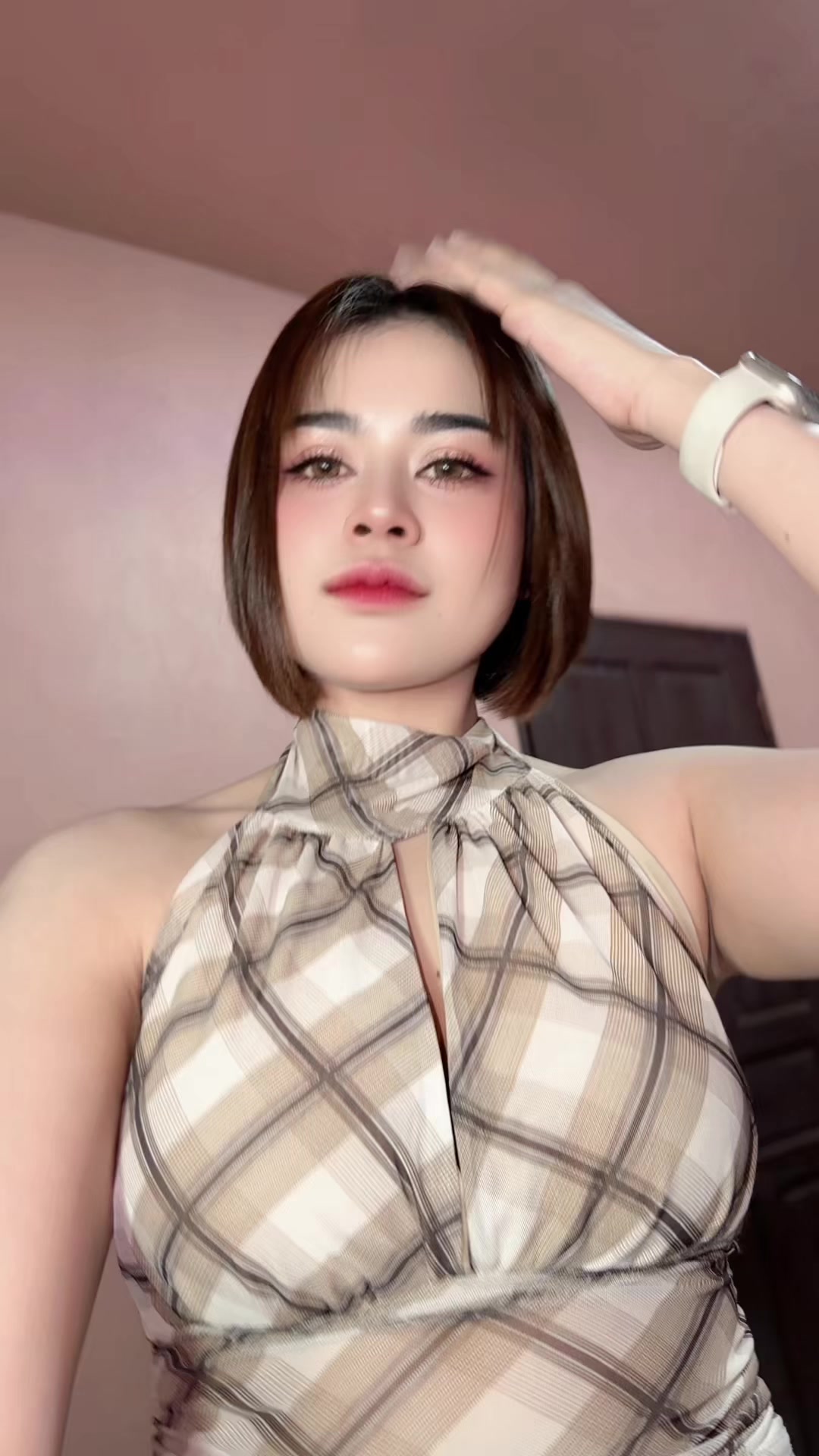 @ปัดที่ผมสั้นๆอ่ะ