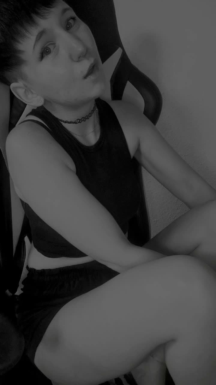 @Nachtfalter🦋