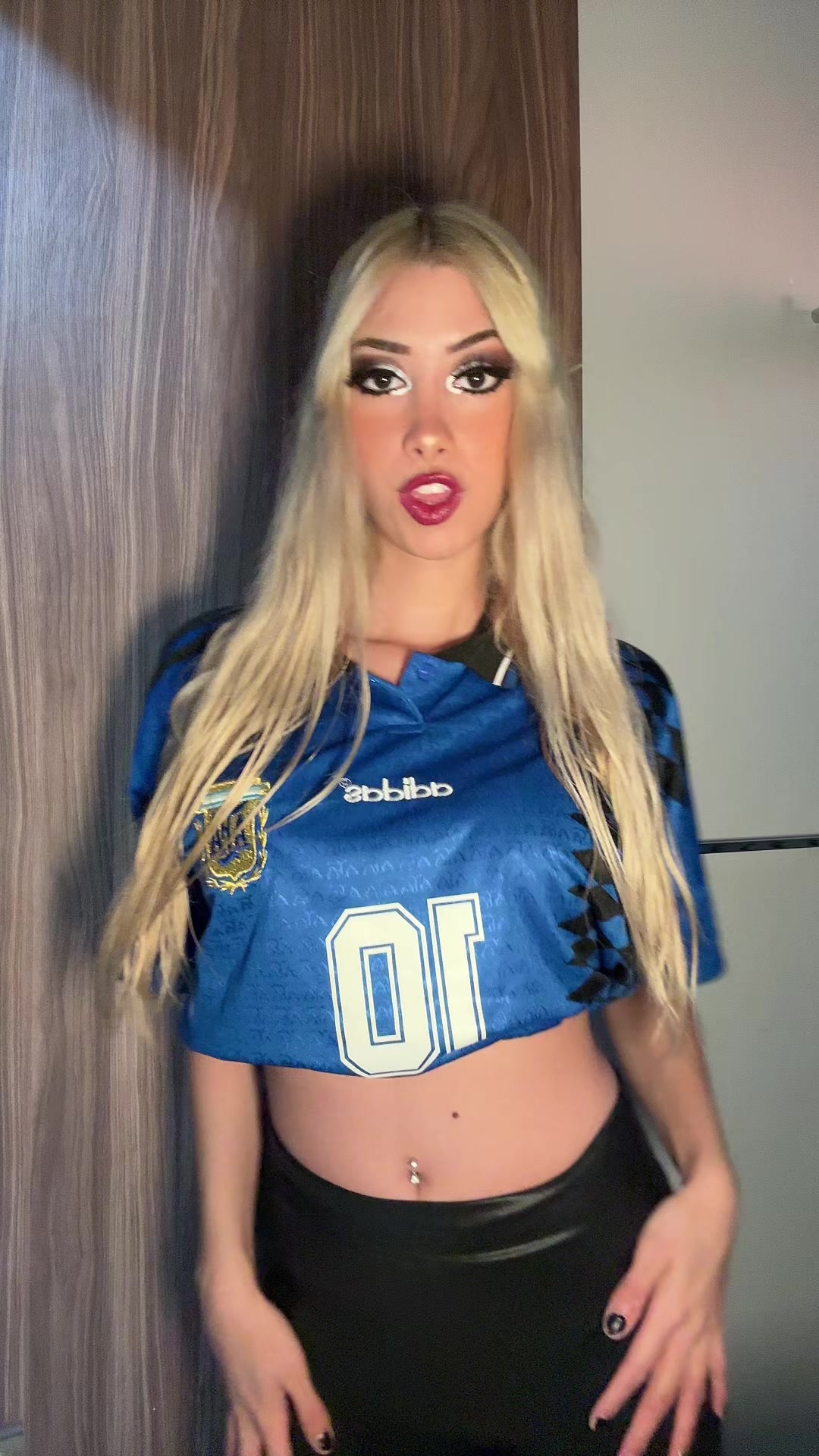 @Deborha Zugueidy