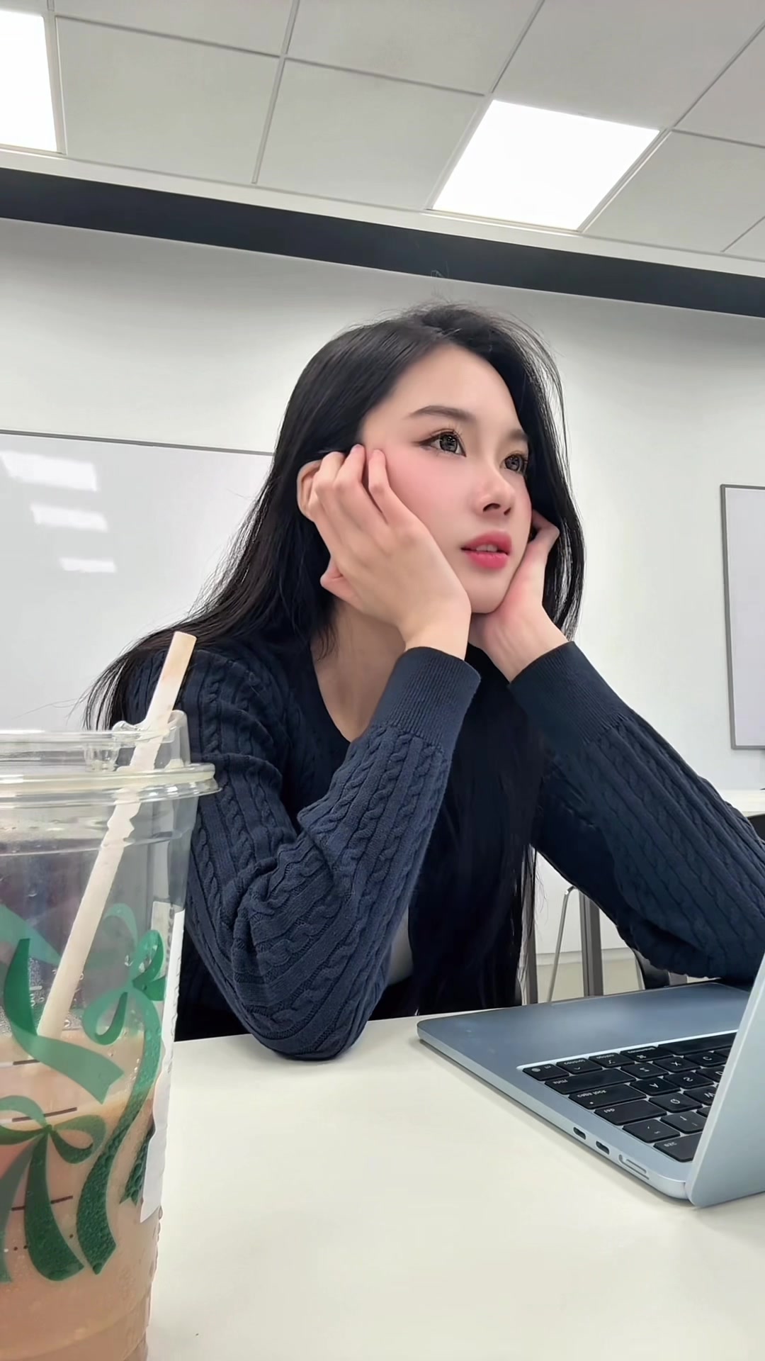 @ninyeeuu