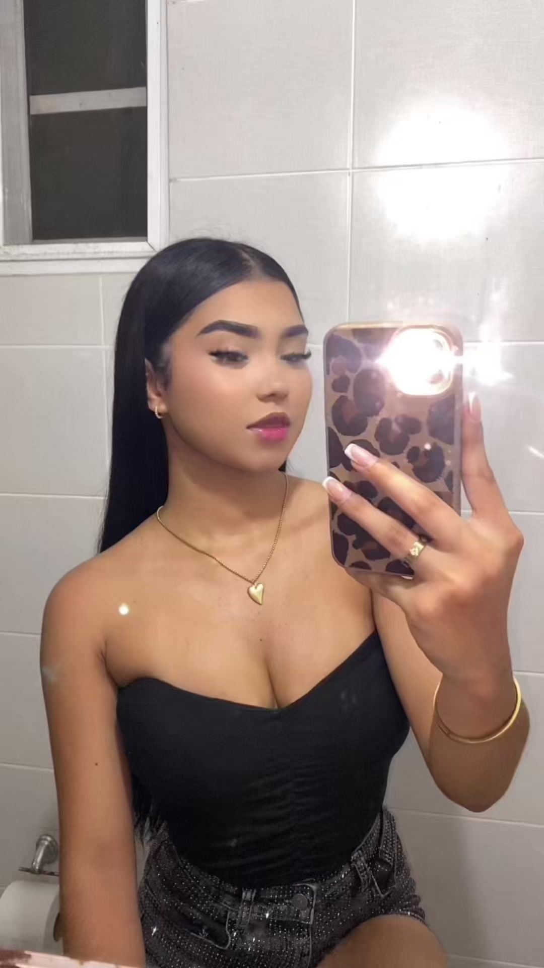 @𝒱𝒮