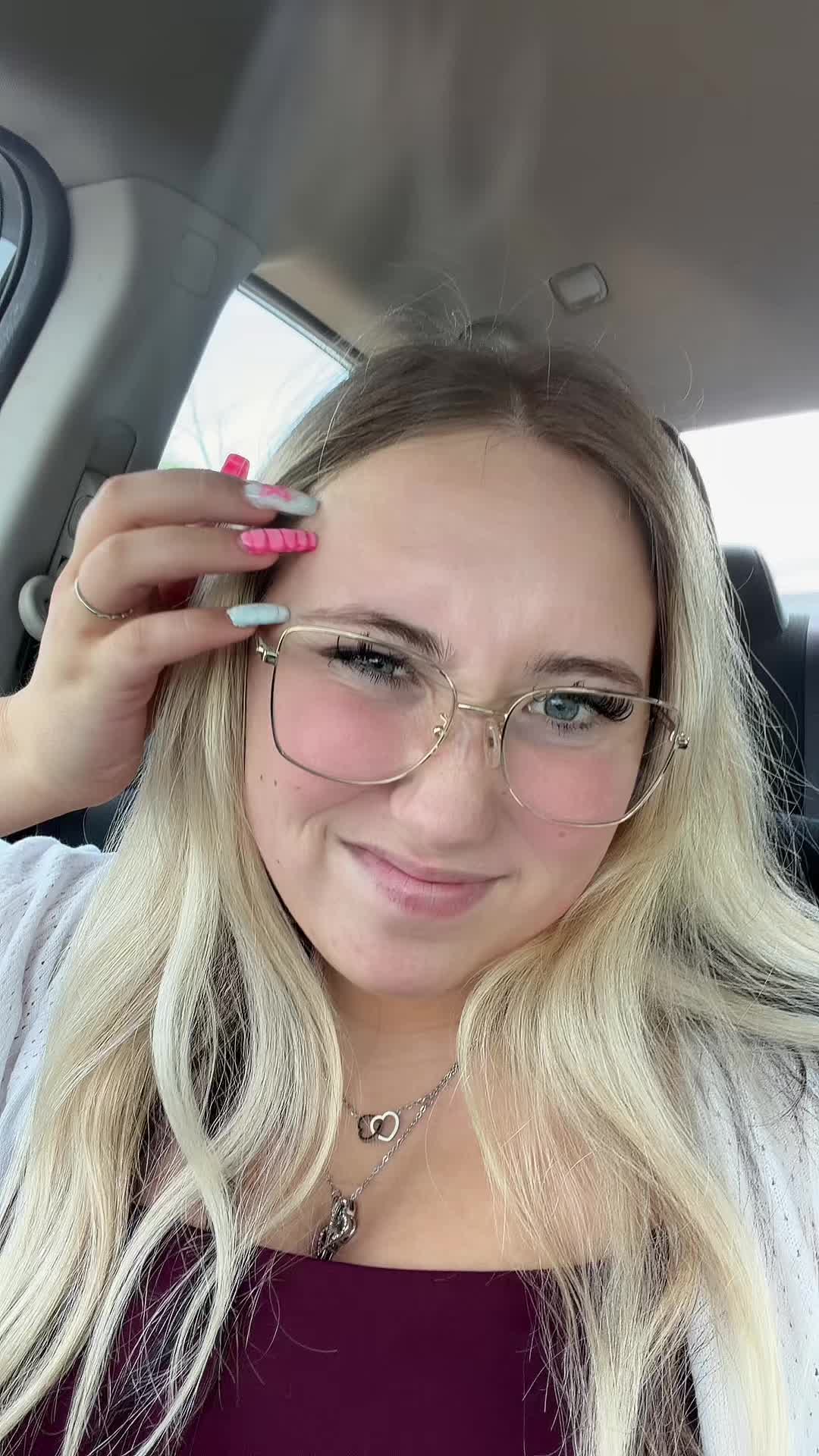 @olivia.
