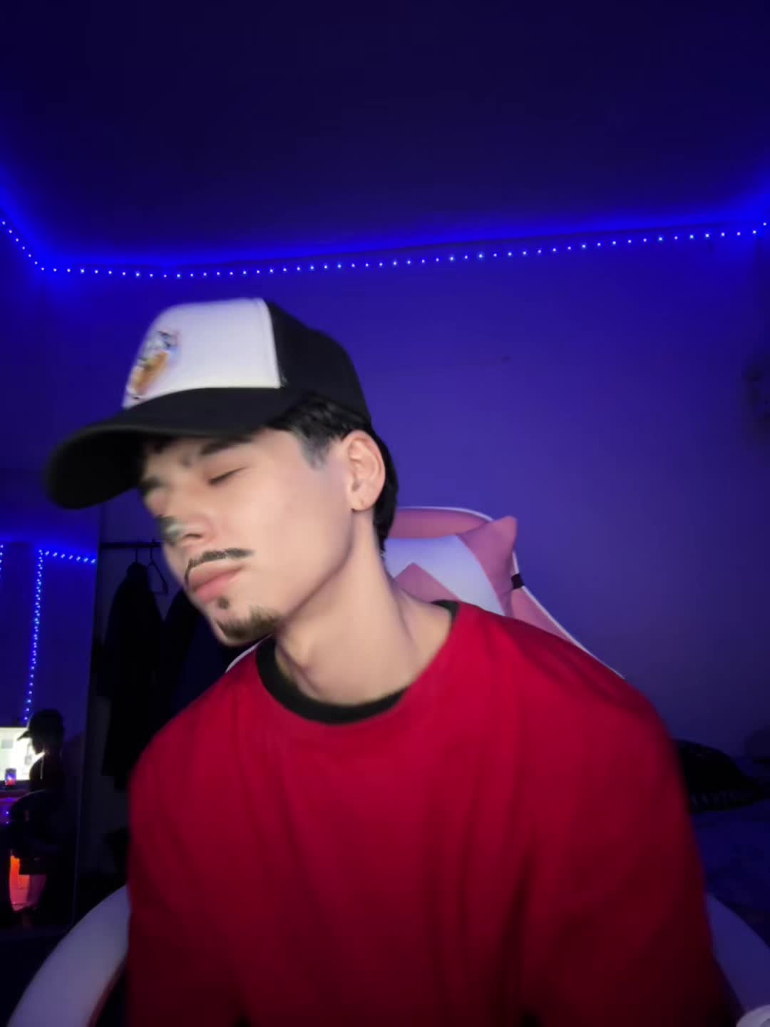 @estebanwoo🦠