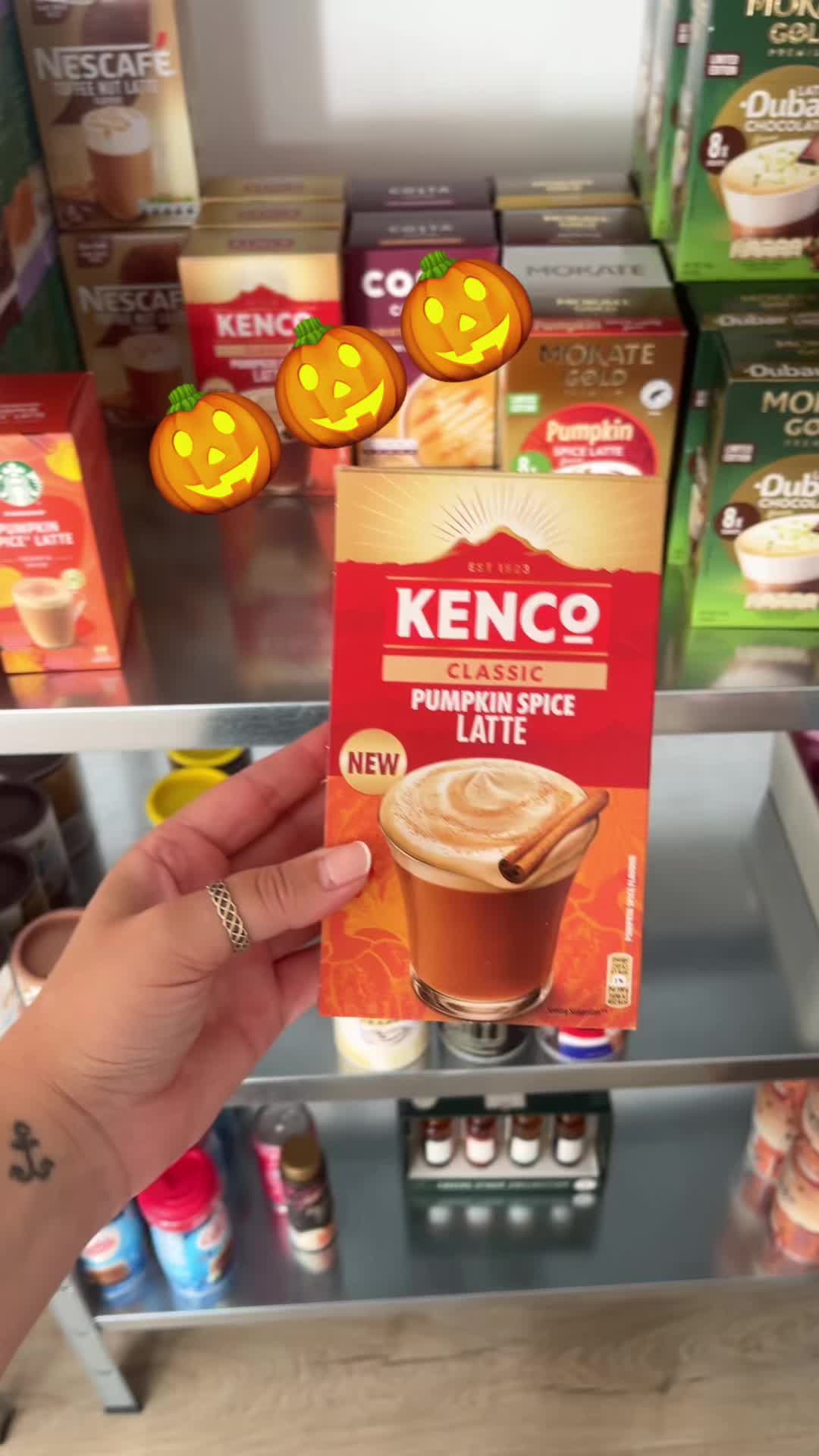 @Bellasboxesuk