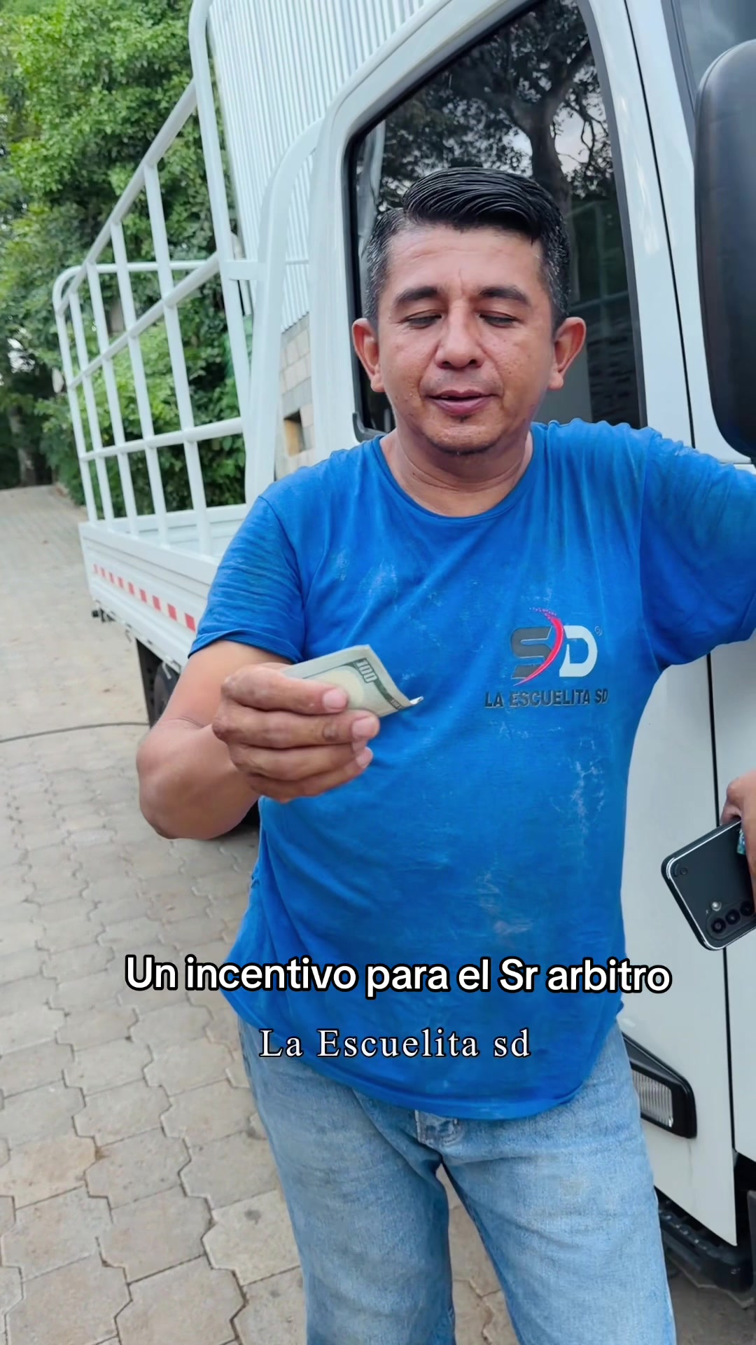 @Laescuelitasd_Oficial