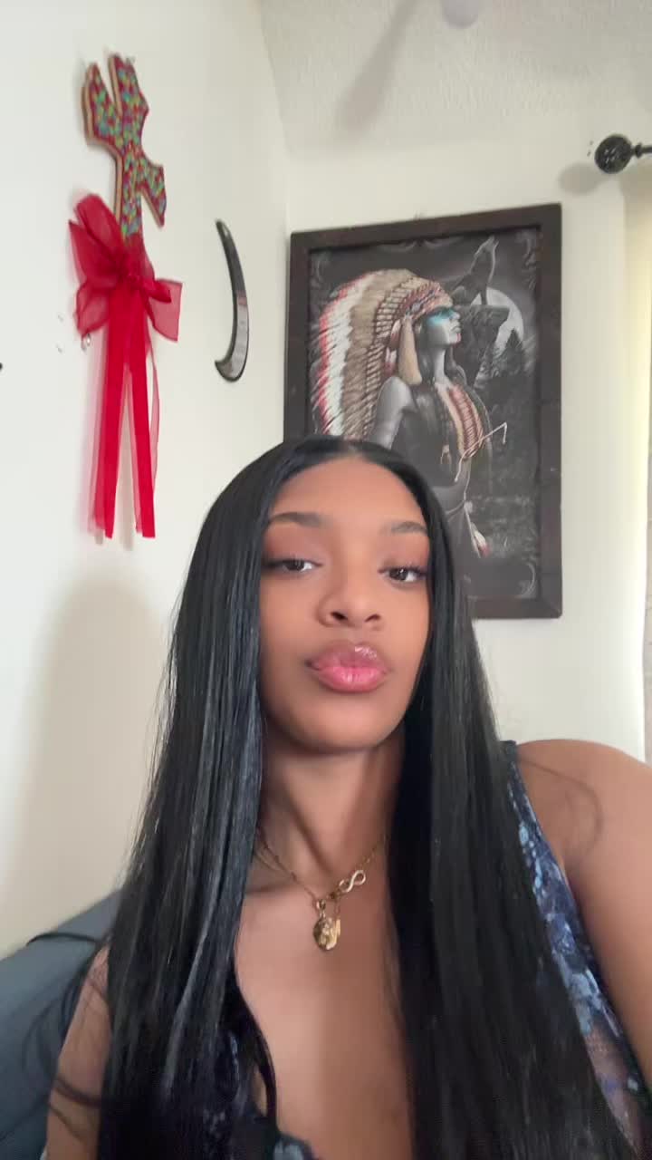 @E👅
