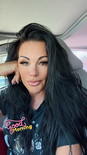 @Julie_AnnXO