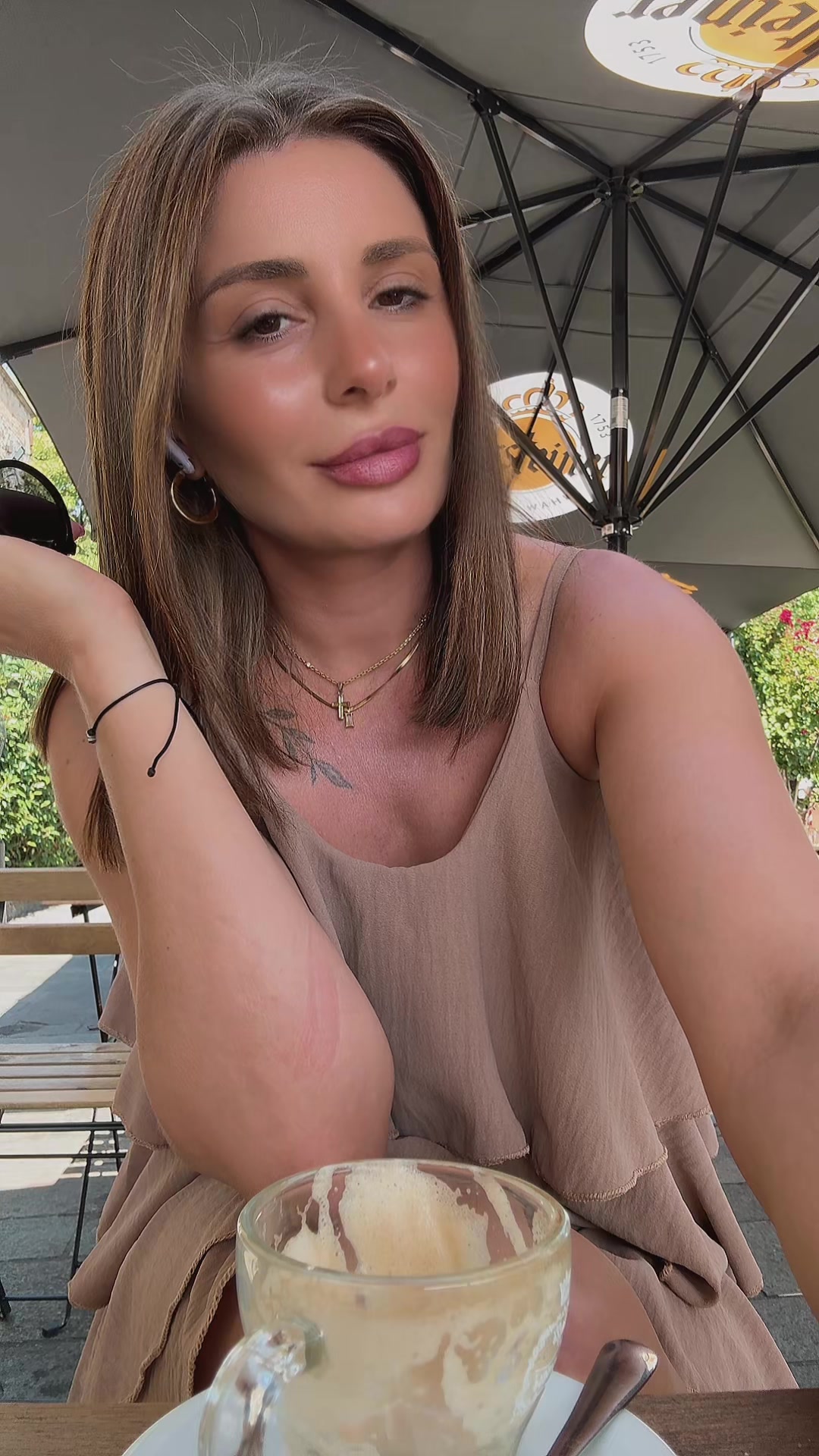 @ნინა