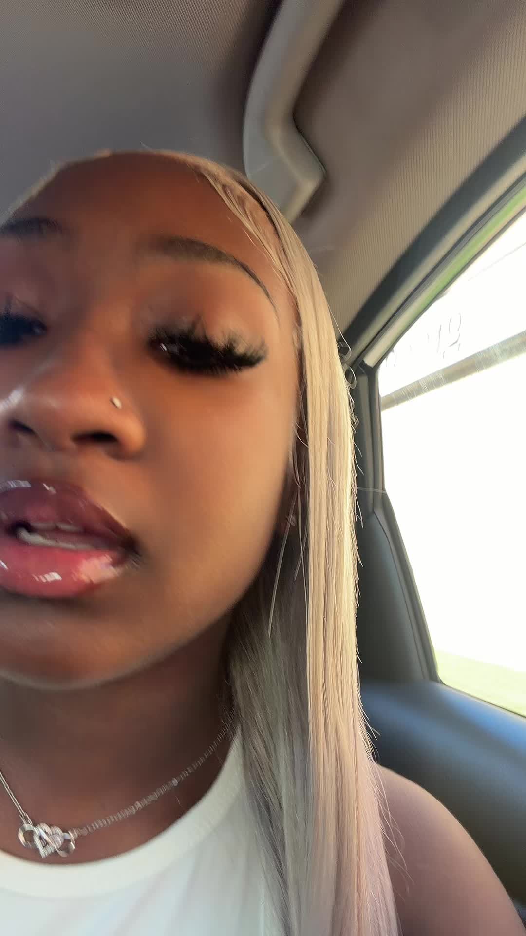 @Queenariiiberryyy🍓