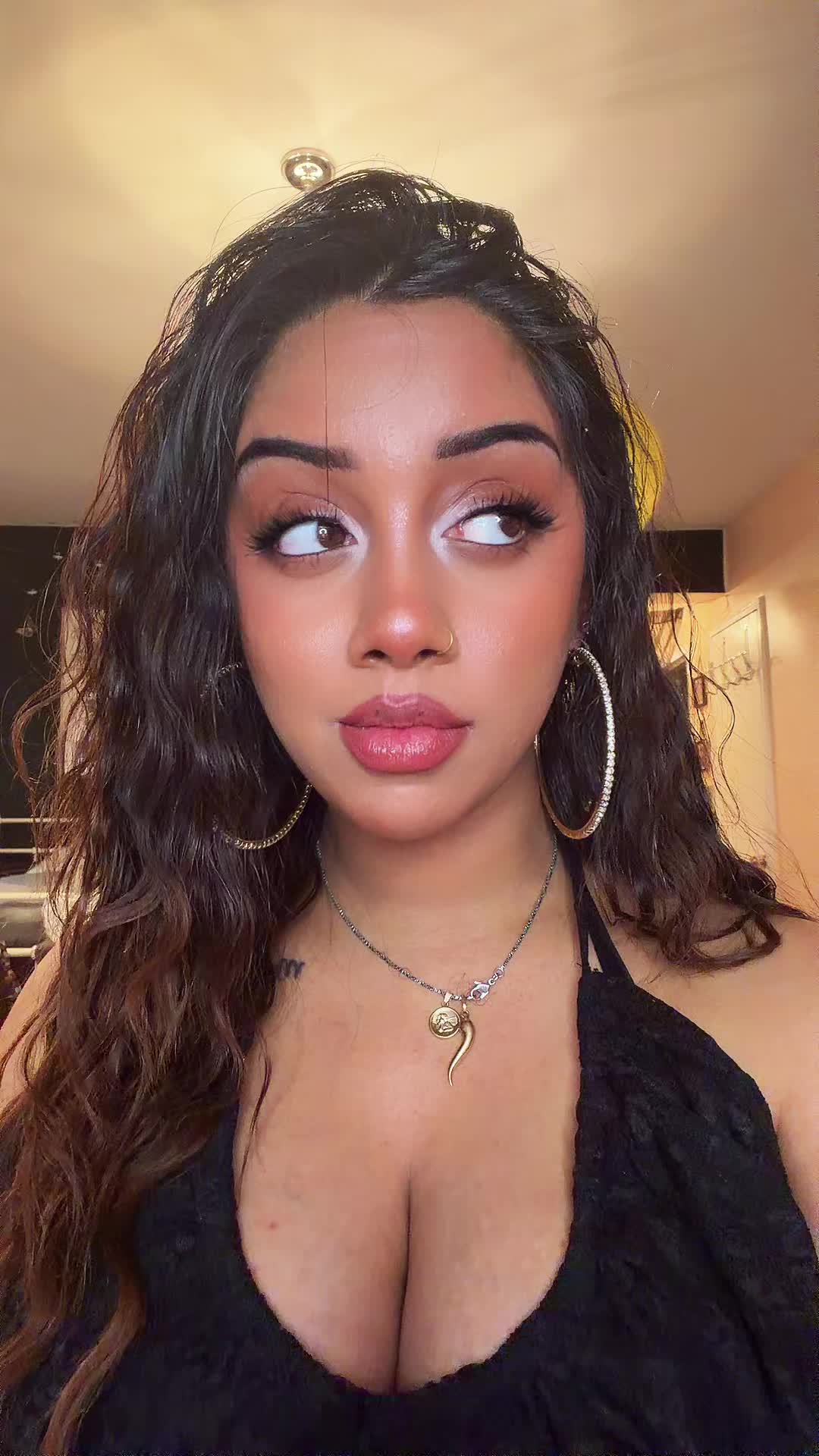 @Toni-Renée