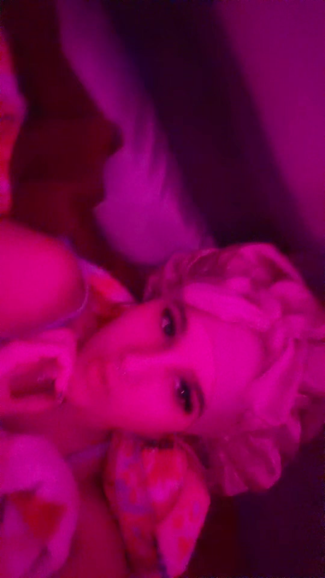 @👩🏽&zwj;❤️&zwj;💋&zwj;👨🏽