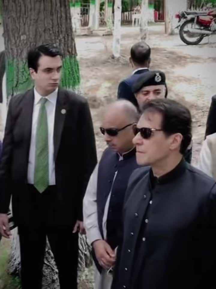 @Faizal khan PTI✊