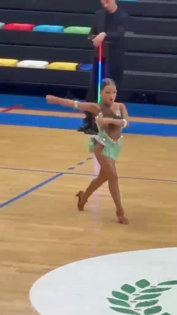 @vanessa_nuzzo_dance