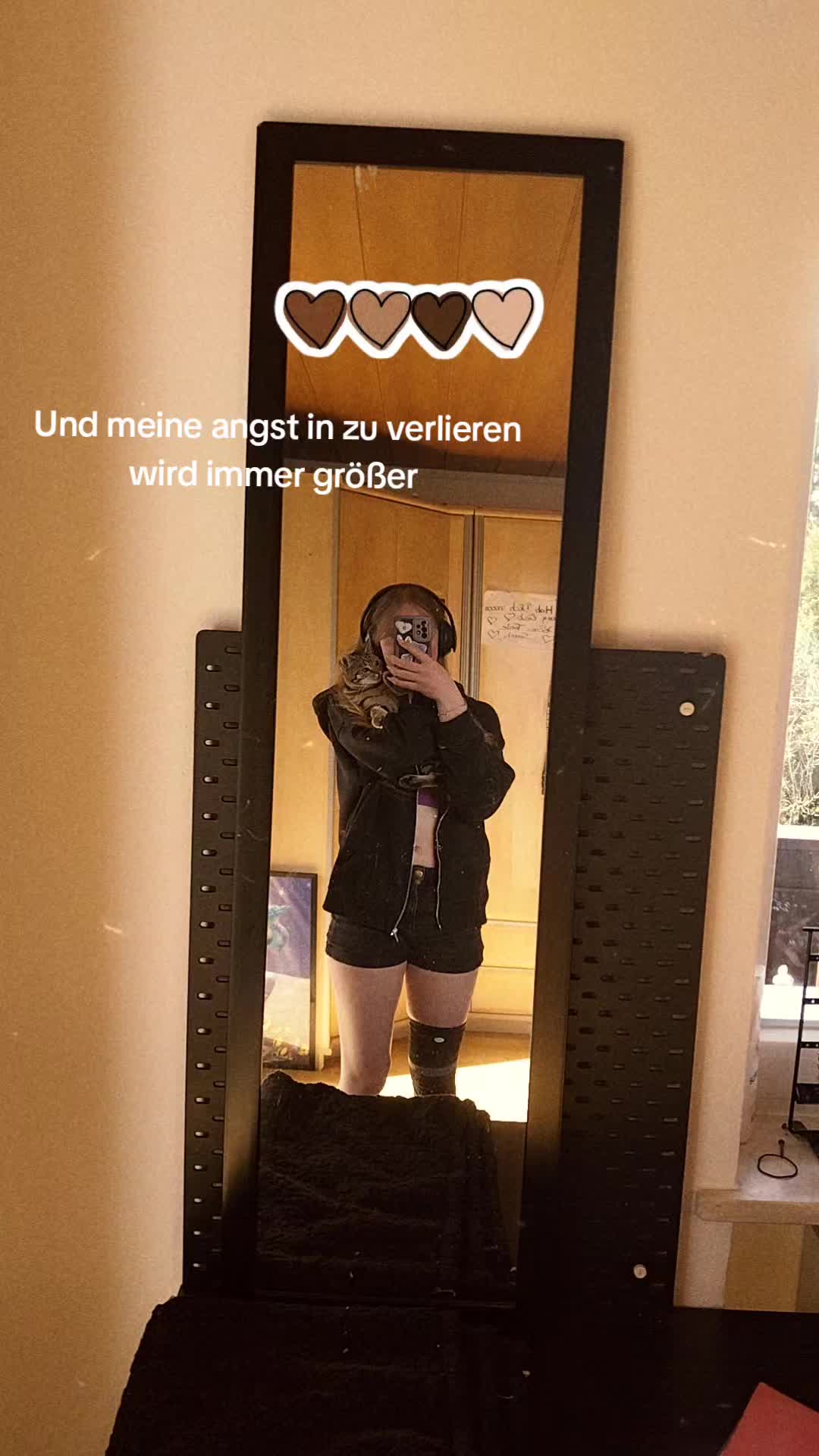 @Bella