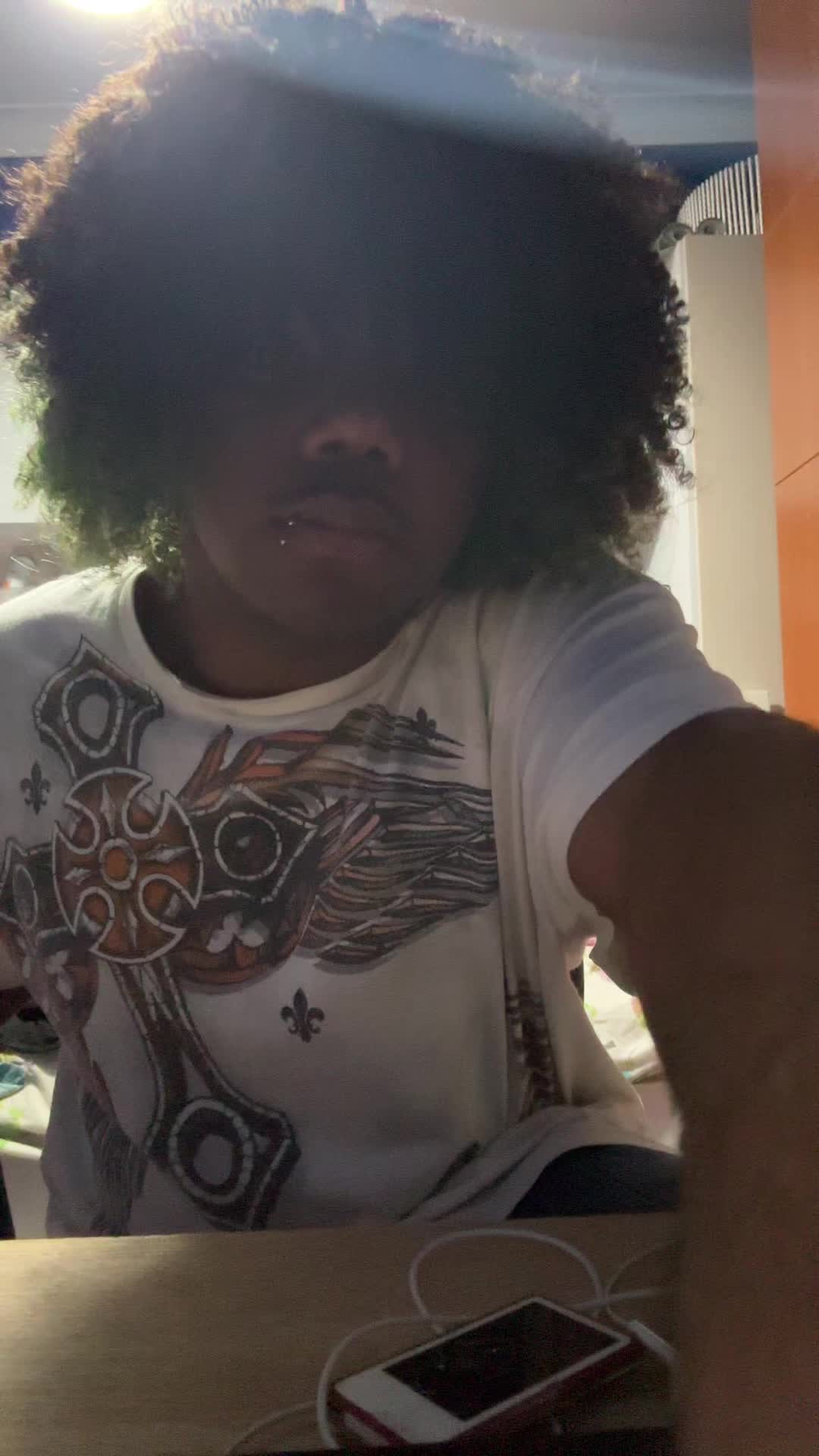 @🎧