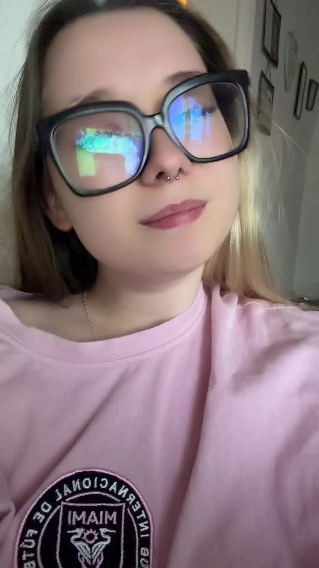 @🥀𝕃𝕒𝕦𝕣𝕒🥀