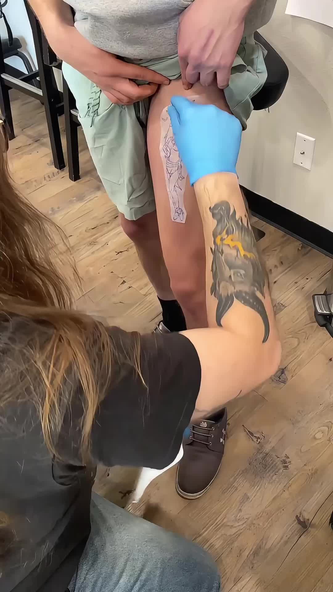 @Mad Dog, Tattooer