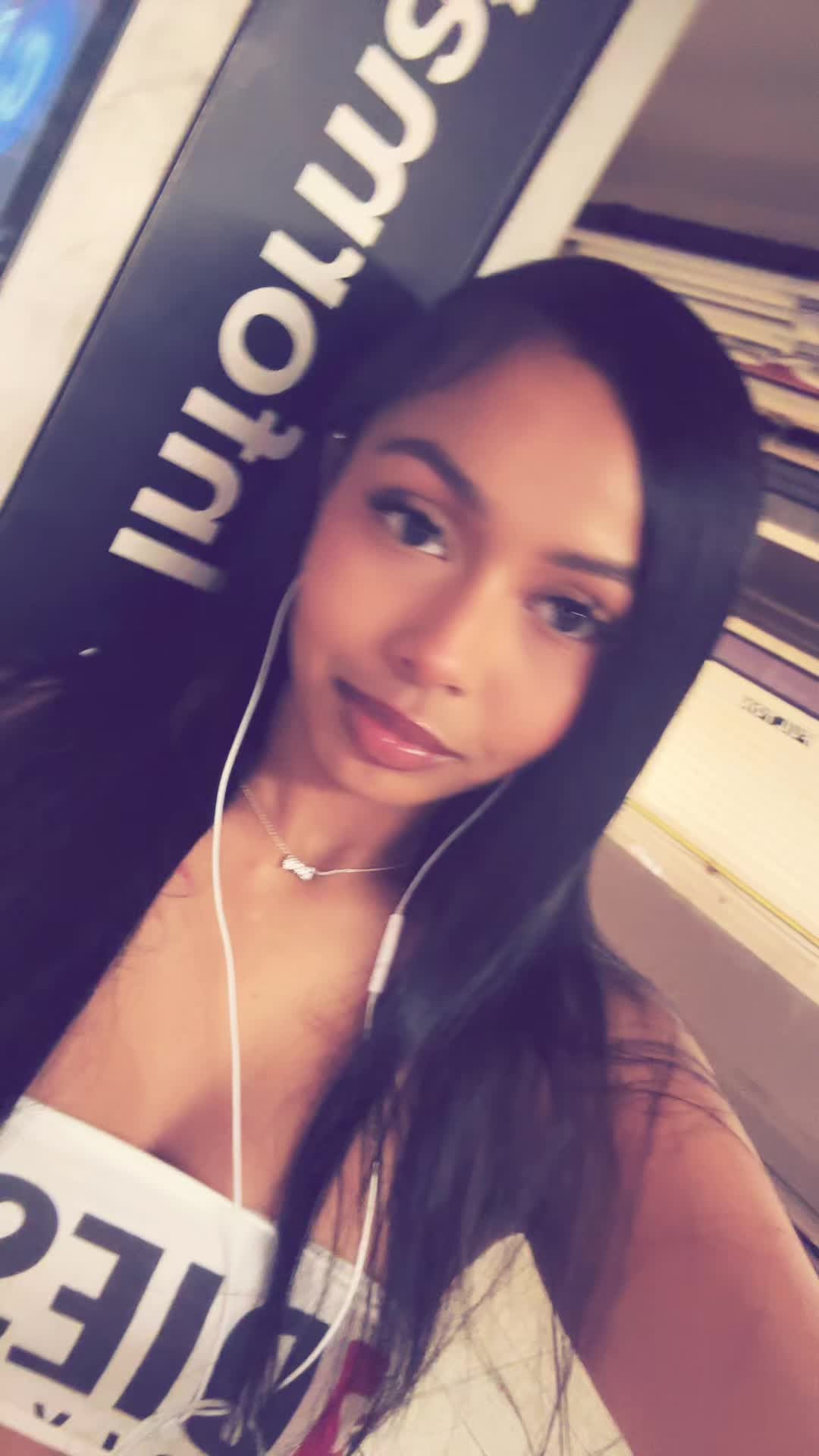 @emneezy