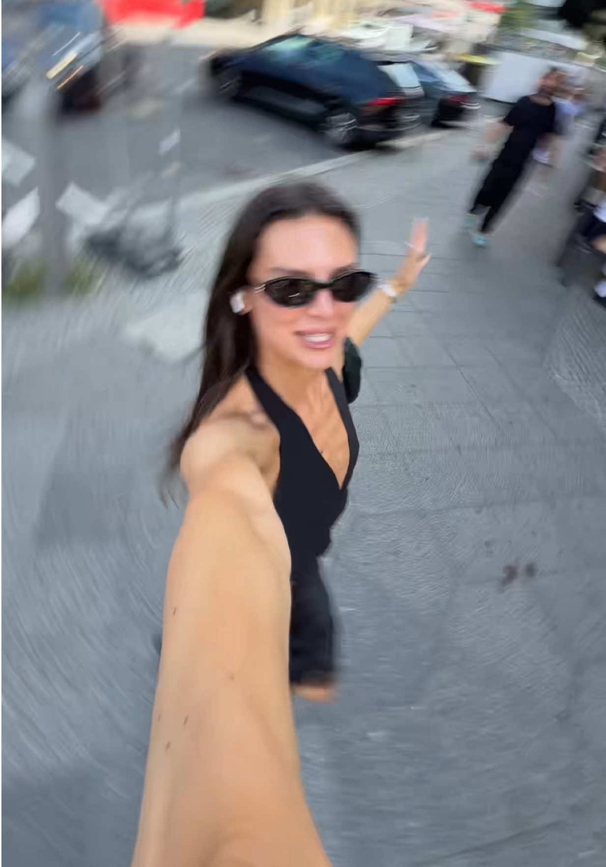 @AmandaAzoitei