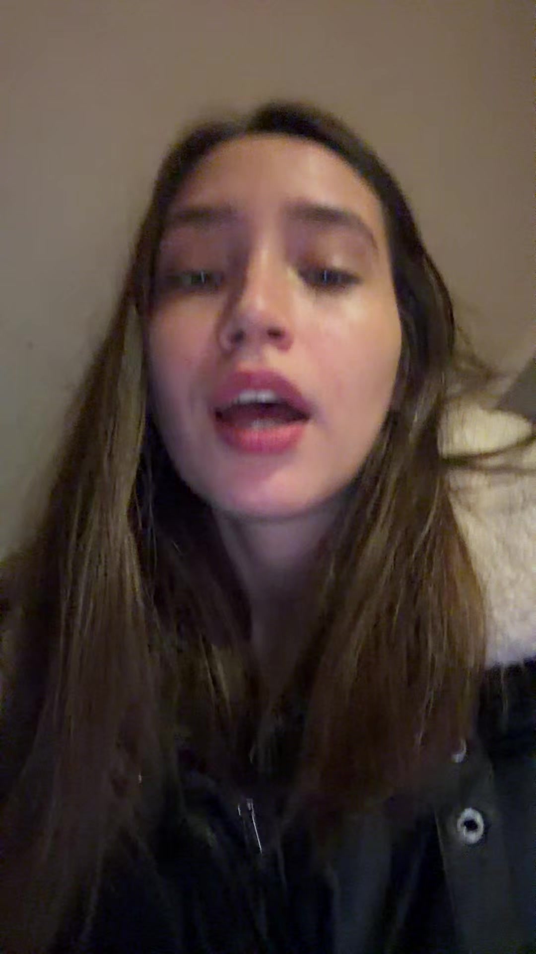 @Aleli_