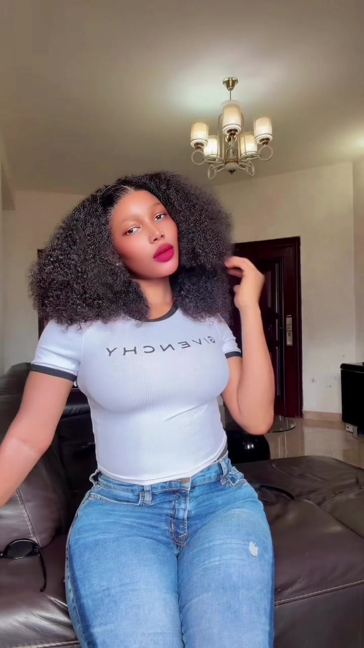 @AMINA ❤️💄🌟