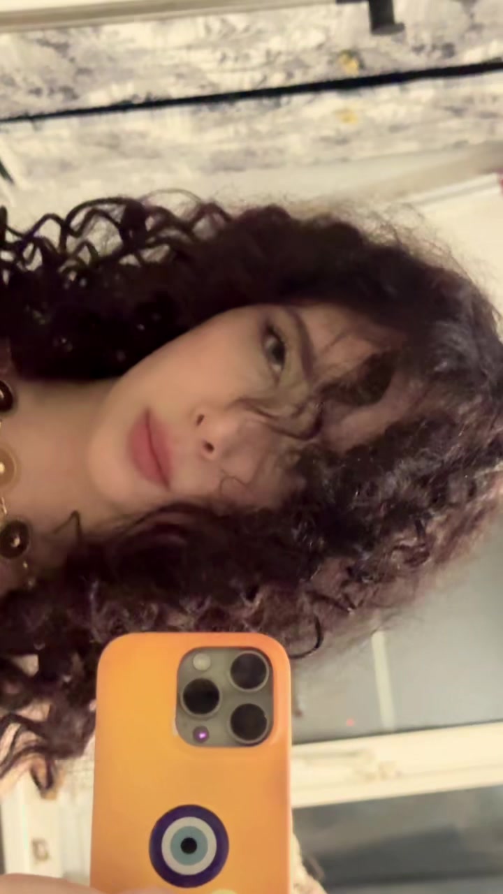 @🦅