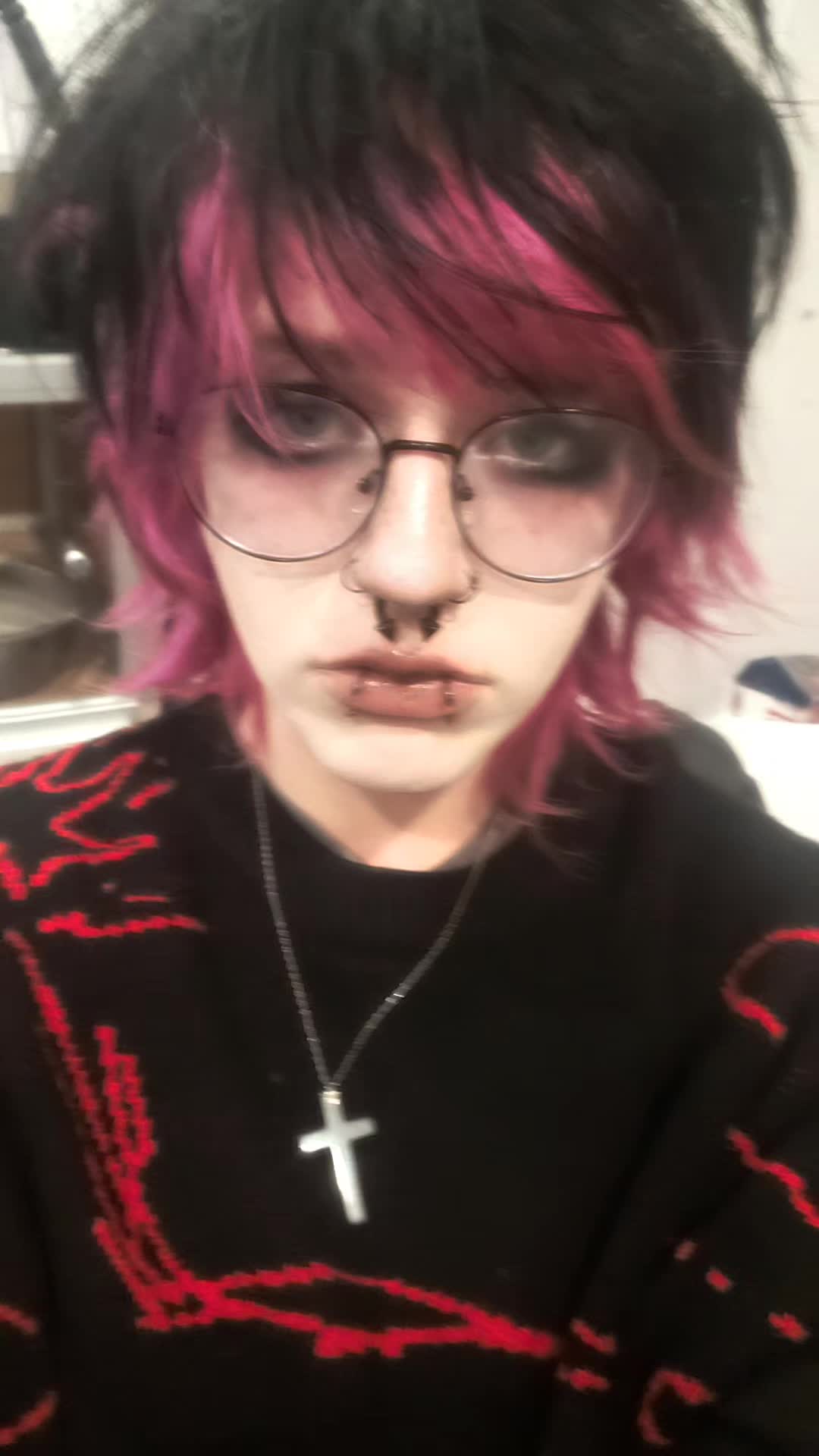 @💜Aaron🖤(he/him)