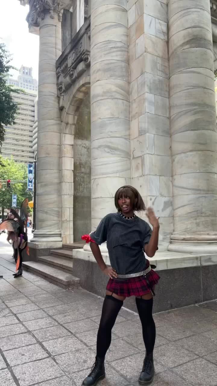 @lluna.cos